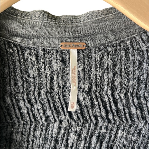 Free People Eyelet Lace Slit Ribbed Cardigan Long Grey Size Xsmall - Picture 4 of 5